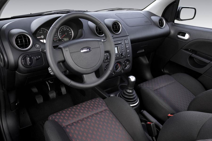  Ford Fiesta Zetec S 2005 года  (фото 4 из 18)